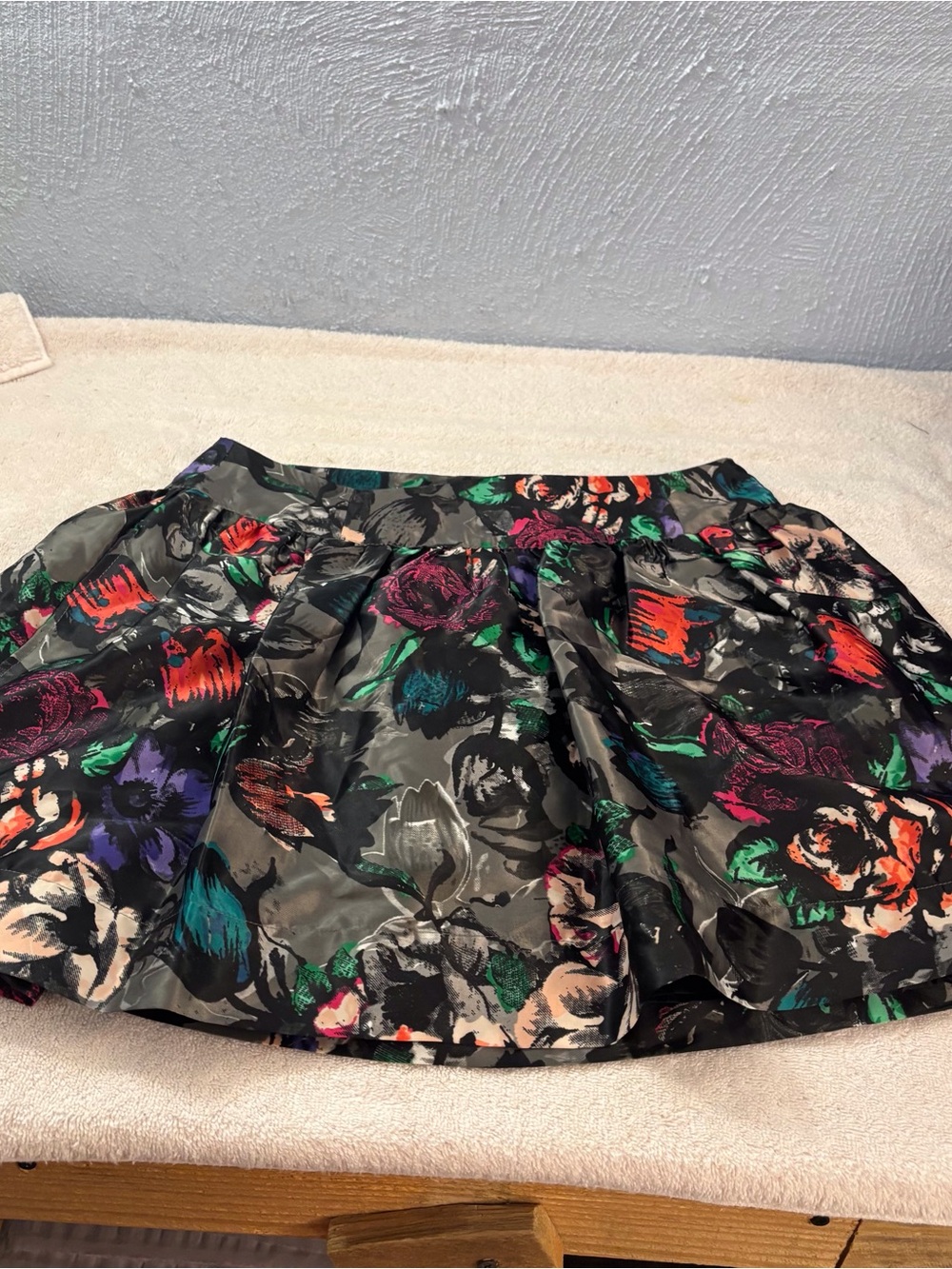 Candie's Black Floral A Line  Skirt with Bright Accents SZ 0 Side Pockets